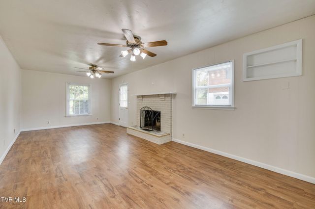 2225 Hall Street, Kingsport, TN 37660
