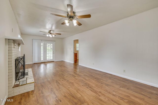 2225 Hall Street, Kingsport, TN 37660