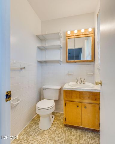 2225 Hall Street, Kingsport, TN 37660