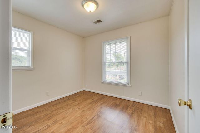 2225 Hall Street, Kingsport, TN 37660