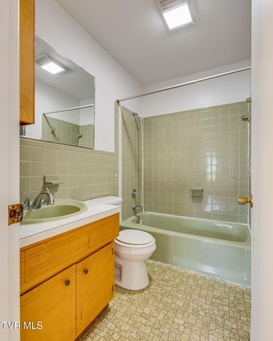 2225 Hall Street, Kingsport, TN 37660