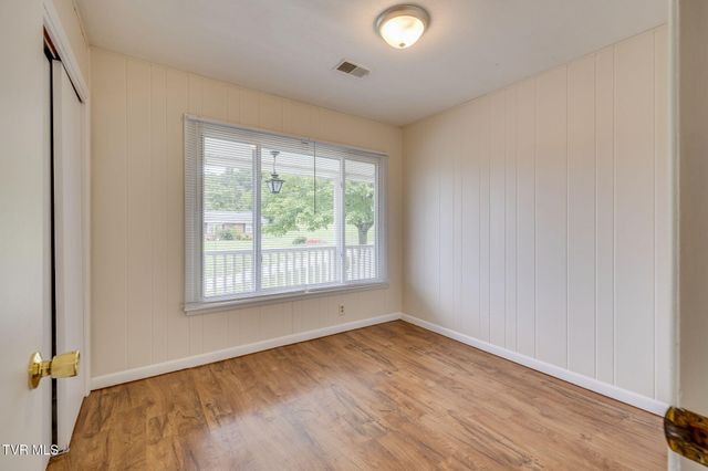 2225 Hall Street, Kingsport, TN 37660