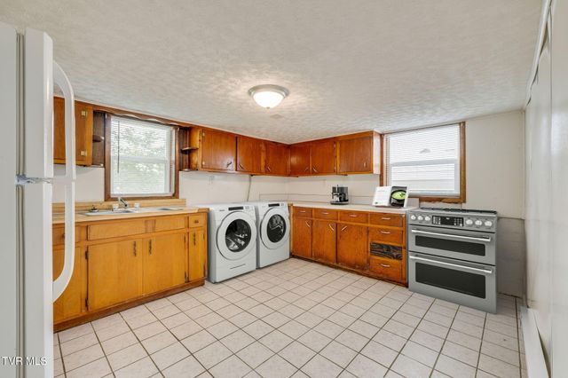 2225 Hall Street, Kingsport, TN 37660