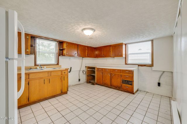 2225 Hall Street, Kingsport, TN 37660
