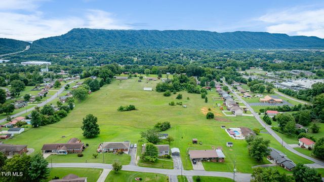 2225 Hall Street, Kingsport, TN 37660