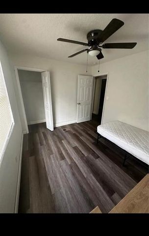 922 SE 9TH PLACE, Gainesville, FL 32601