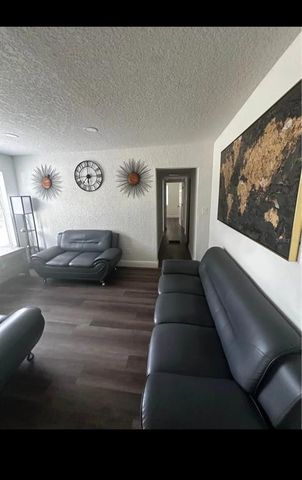 922 SE 9TH PLACE, Gainesville, FL 32601