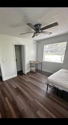 922 SE 9TH PLACE, Gainesville, FL 32601
