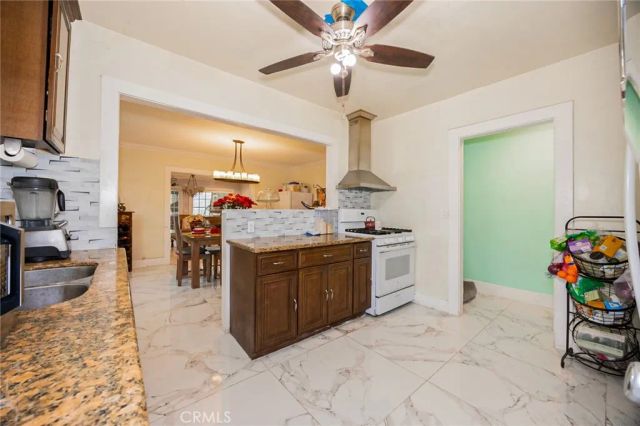 4019 S Van Ness Avenue, Los Angeles, CA 90062