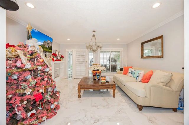 4019 S Van Ness Avenue, Los Angeles, CA 90062