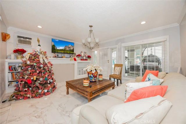 4019 S Van Ness Avenue, Los Angeles, CA 90062