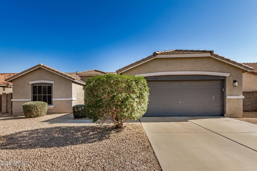 3885 E LAMBETH Place, San Tan Valley, AZ 85140 — exterior