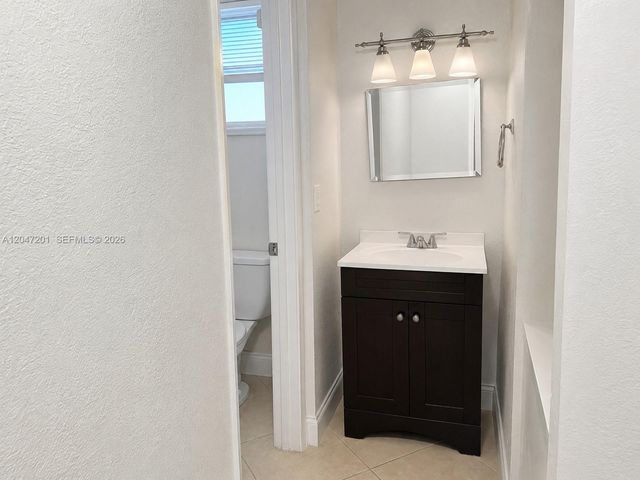 8870 Fontainebleau Blvd 106, Miami, FL 33172