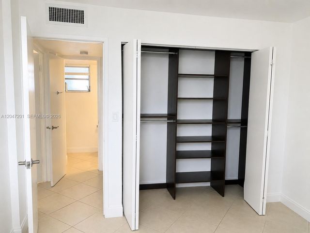 8870 Fontainebleau Blvd 106, Miami, FL 33172