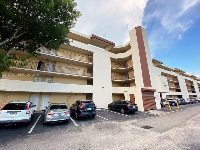 8870 Fontainebleau Blvd 106, Miami, FL 33172