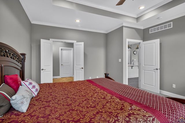 7627 SW Lowell LN, Topeka, KS 66614