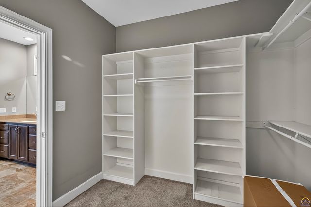 7627 SW Lowell LN, Topeka, KS 66614