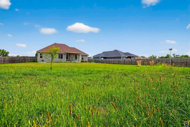 7627 SW Lowell LN, Topeka, KS 66614