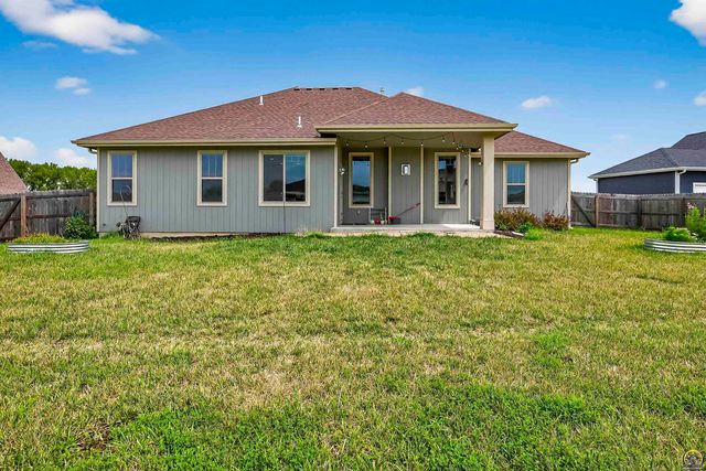 7627 SW Lowell LN, Topeka, KS 66614