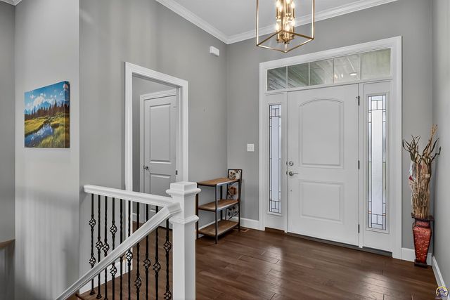 7627 SW Lowell LN, Topeka, KS 66614