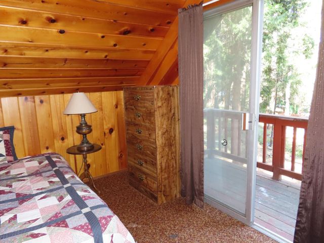 5279 Loch Leven Dr, Pollock Pines, CA 95726