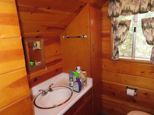 5279 Loch Leven Dr, Pollock Pines, CA 95726