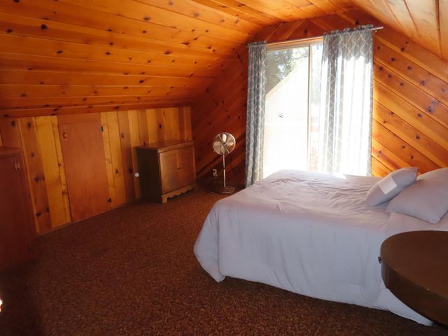 5279 Loch Leven Dr, Pollock Pines, CA 95726