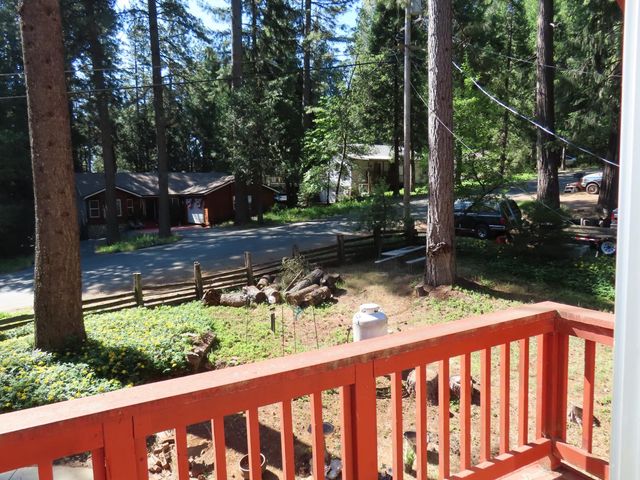 5279 Loch Leven Dr, Pollock Pines, CA 95726