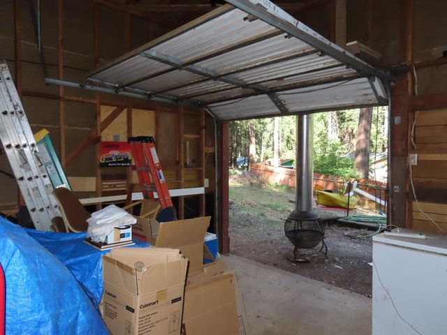 5279 Loch Leven Dr, Pollock Pines, CA 95726