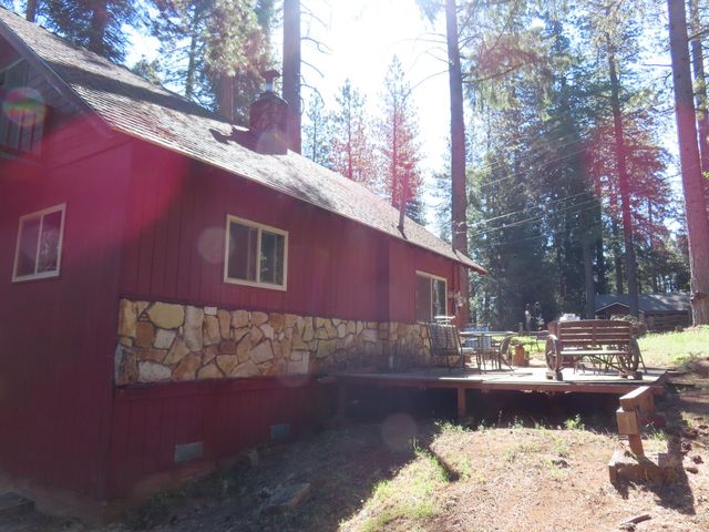 5279 Loch Leven Dr, Pollock Pines, CA 95726