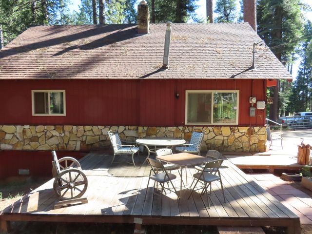 5279 Loch Leven Dr, Pollock Pines, CA 95726