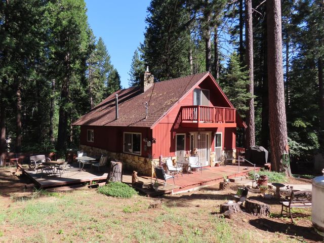 5279 Loch Leven Dr, Pollock Pines, CA 95726