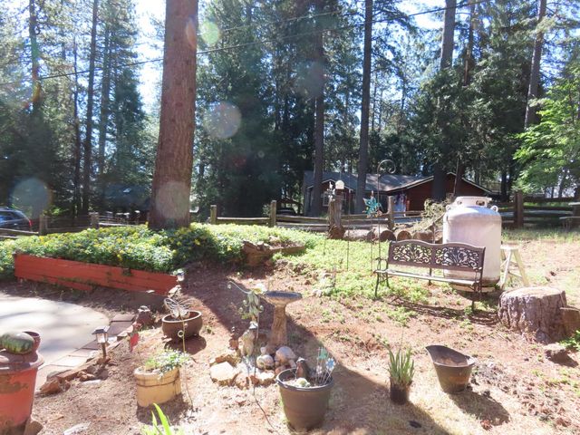 5279 Loch Leven Dr, Pollock Pines, CA 95726