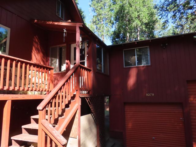 5279 Loch Leven Dr, Pollock Pines, CA 95726