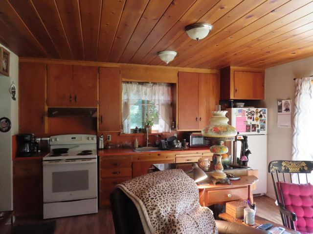 5279 Loch Leven Dr, Pollock Pines, CA 95726