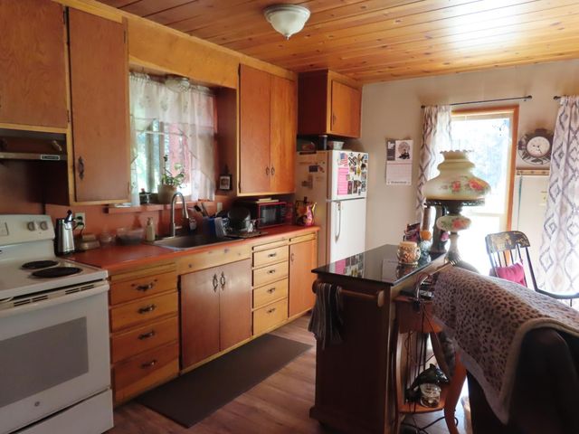 5279 Loch Leven Dr, Pollock Pines, CA 95726