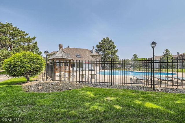 3557 Blue Jay Way 102, Eagan, MN 55123