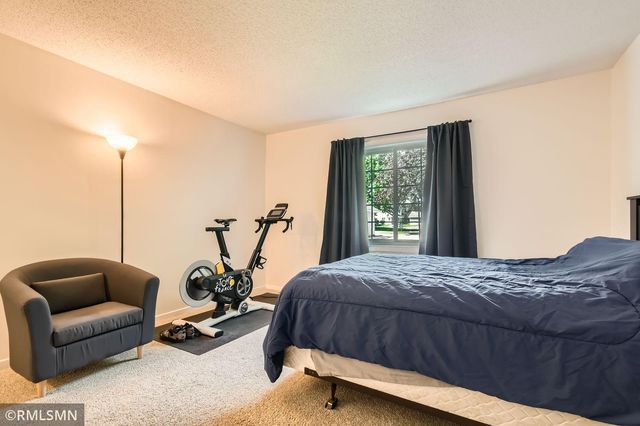 3557 Blue Jay Way 102, Eagan, MN 55123