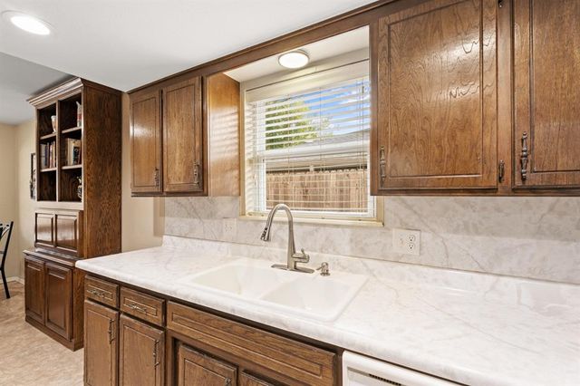 704 Mabel C Fry Boulevard, Yukon, OK 73099