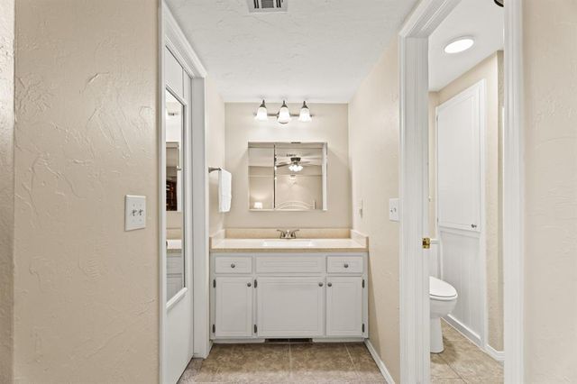 704 Mabel C Fry Boulevard, Yukon, OK 73099