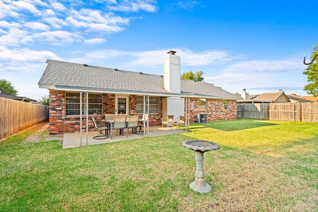 704 Mabel C Fry Boulevard, Yukon, OK 73099