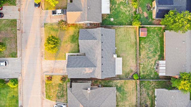 704 Mabel C Fry Boulevard, Yukon, OK 73099