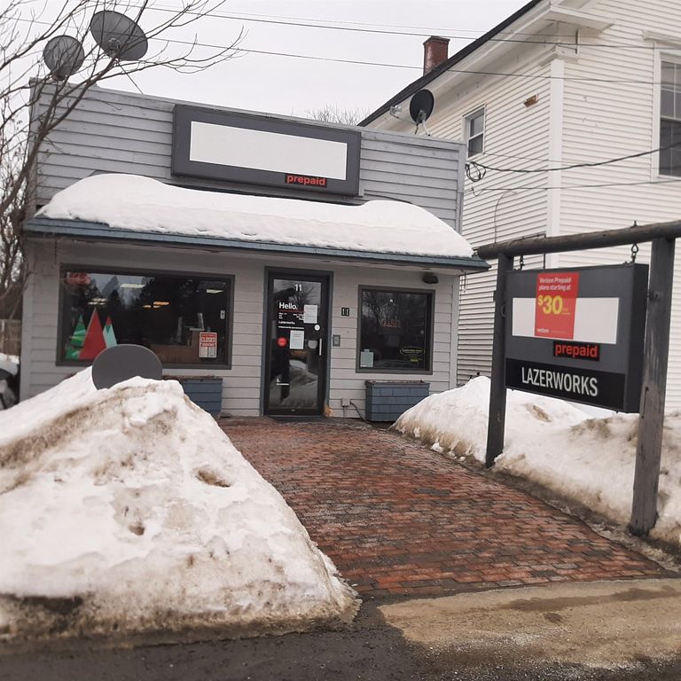 11 Bridge Street, Colebrook, NH 03576