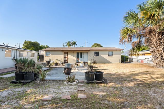 1449 W 35th Street, Riviera Beach, FL 33404