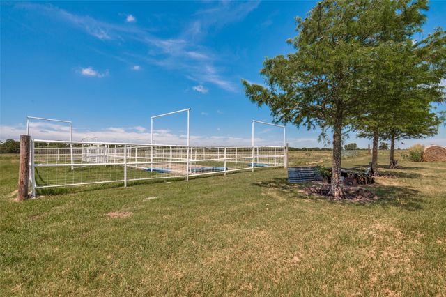 9121 NE County Road 2170, Powell, TX 75153