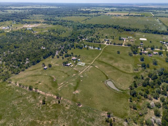 9121 NE County Road 2170, Powell, TX 75153