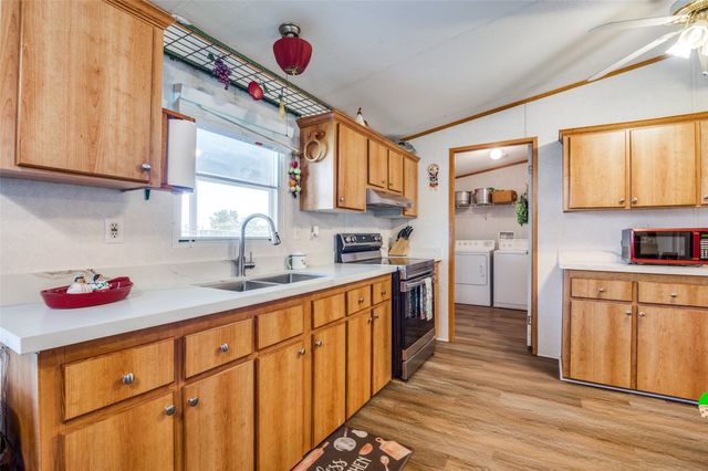 9121 NE County Road 2170, Powell, TX 75153