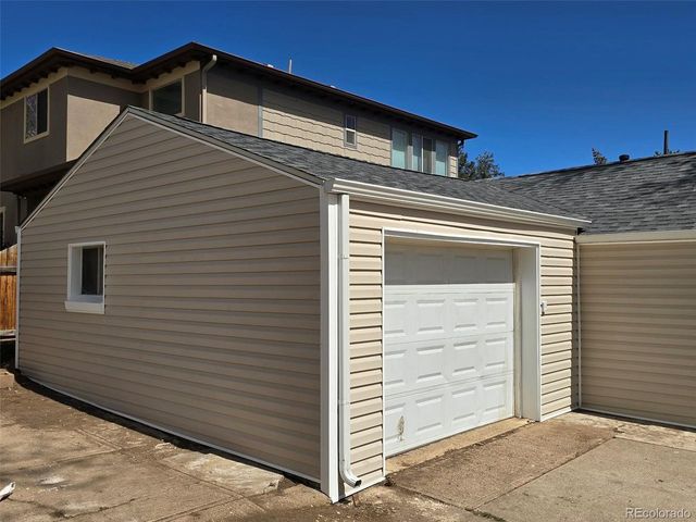 1092 S Newton St, Denver, CO 80219