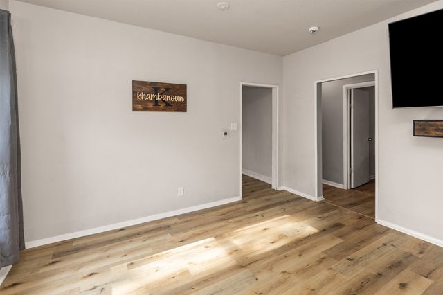 937 Creston Avenue, Des Moines, IA 50315