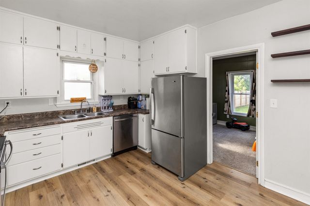 937 Creston Avenue, Des Moines, IA 50315